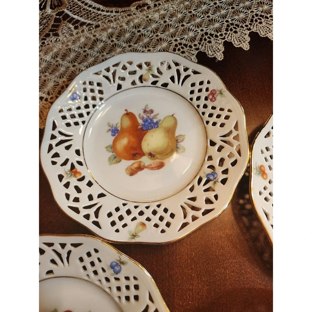 12 Antique Schumann Plates Bavaria Germany Gold Trimmed Apple, Pears Flowers